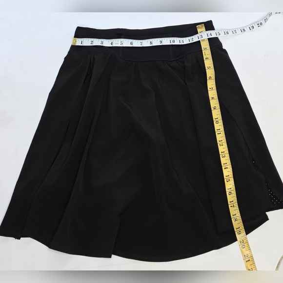 Spanx Black Skort With Zippered Pocket/ Fast Drying Light Breathable Fabric. Lg - Picture 7 of 10